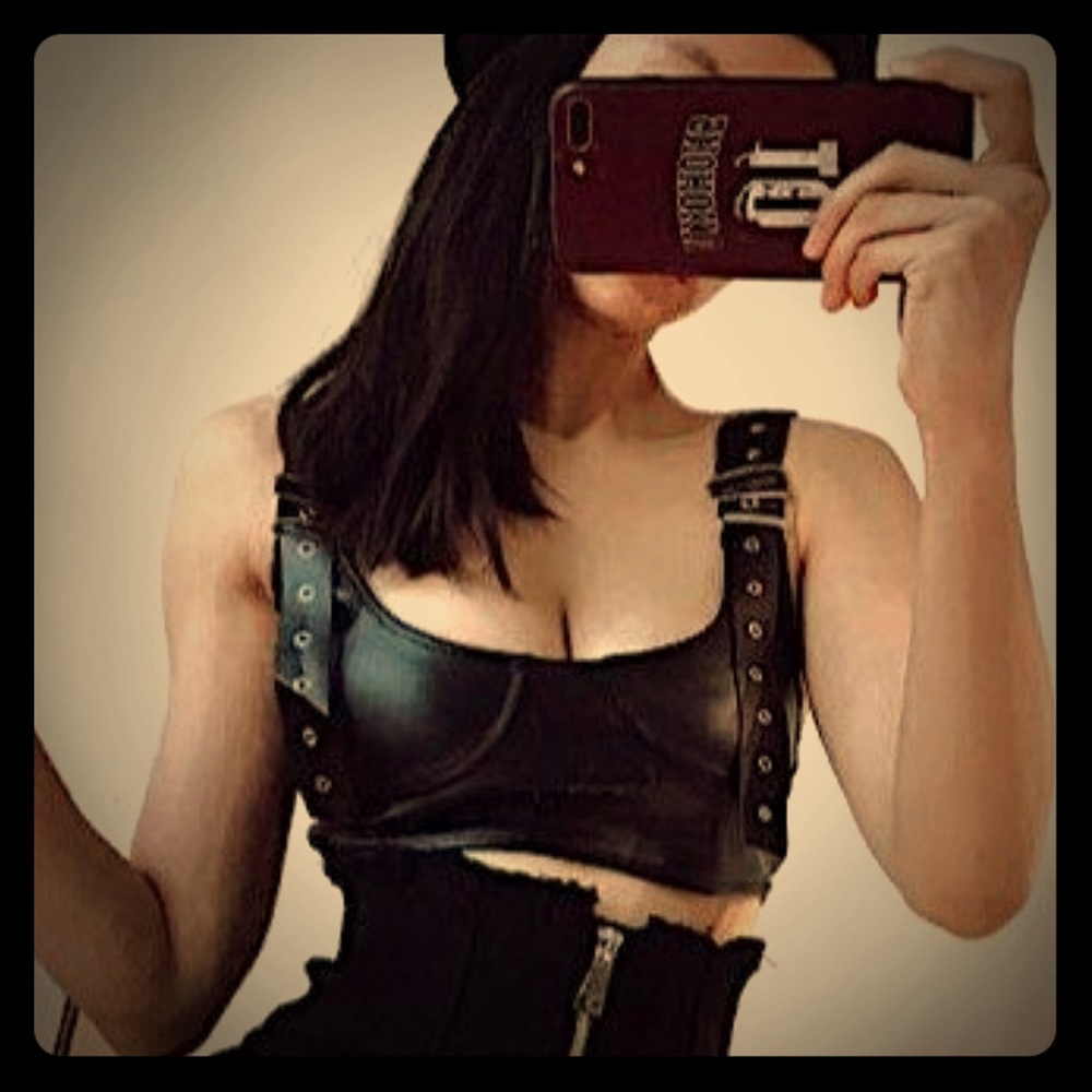 FAUX LEATHER BRALETTE